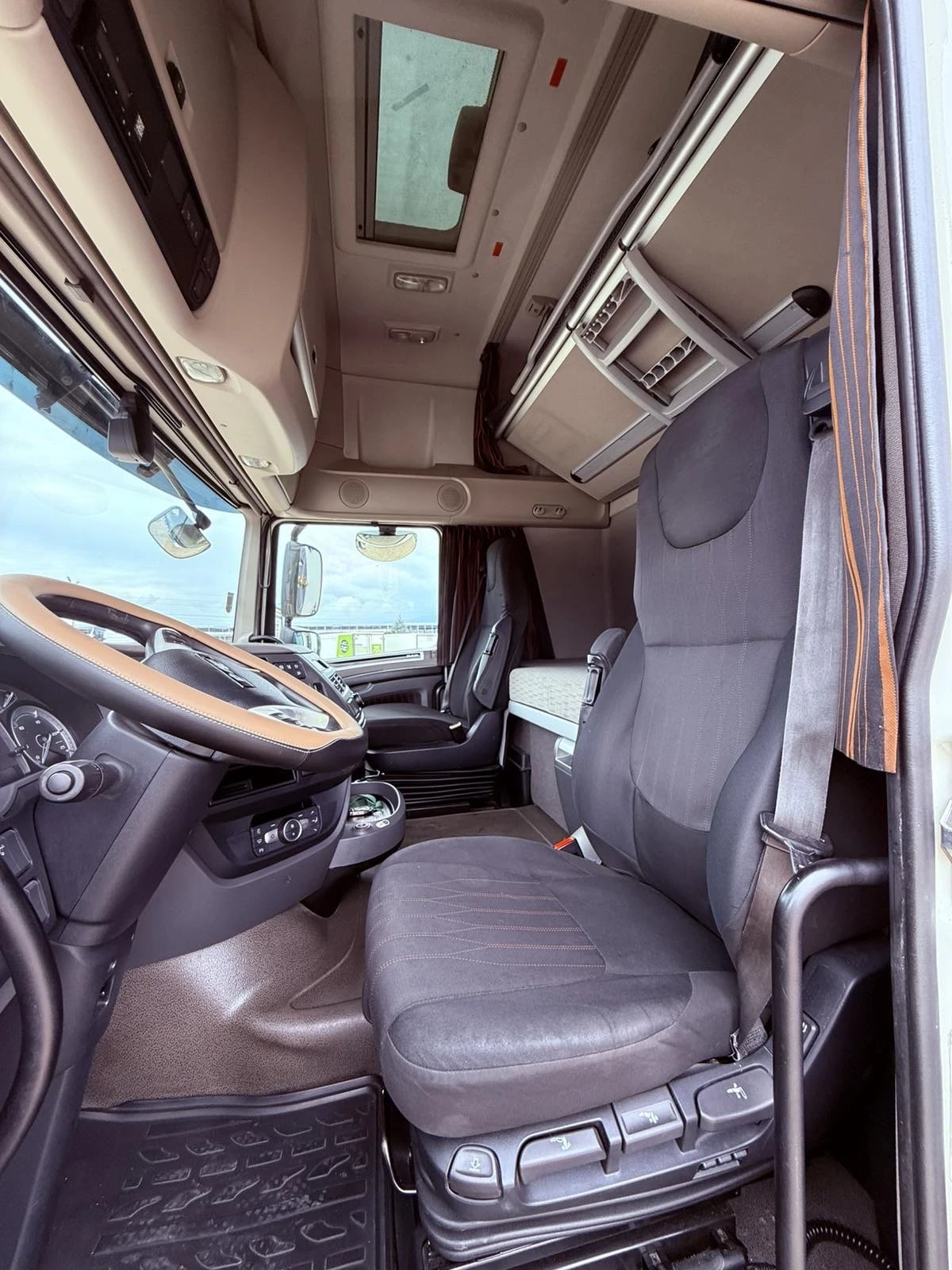 Daf XF HEROS TRUCKS LEASING, снимка 9 - Камиони - 54271457