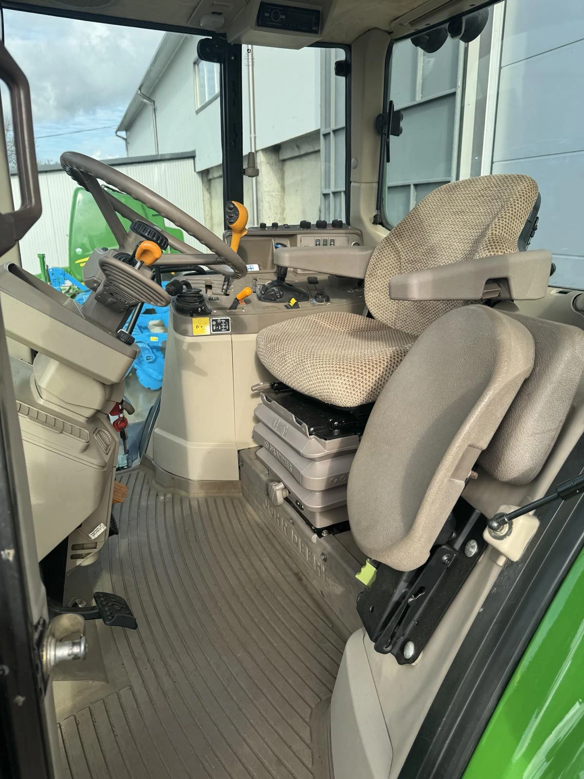 Трактор John Deere 6170M дълга база - лизинг - изображение 7