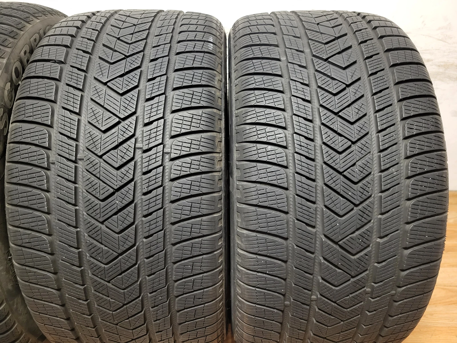 Гуми Зимни 275/45R20, снимка 3 - Гуми и джанти - 56107595