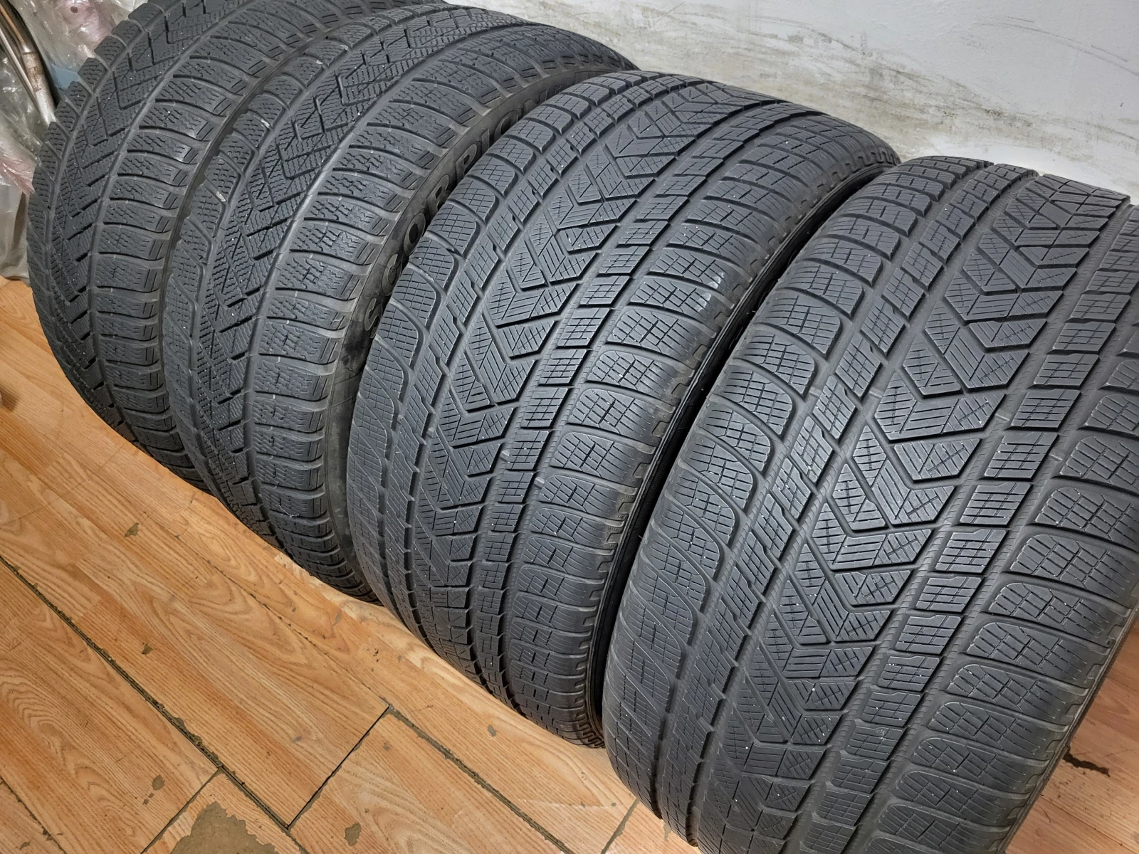 Гуми Зимни 275/45R20, снимка 8 - Гуми и джанти - 56107595