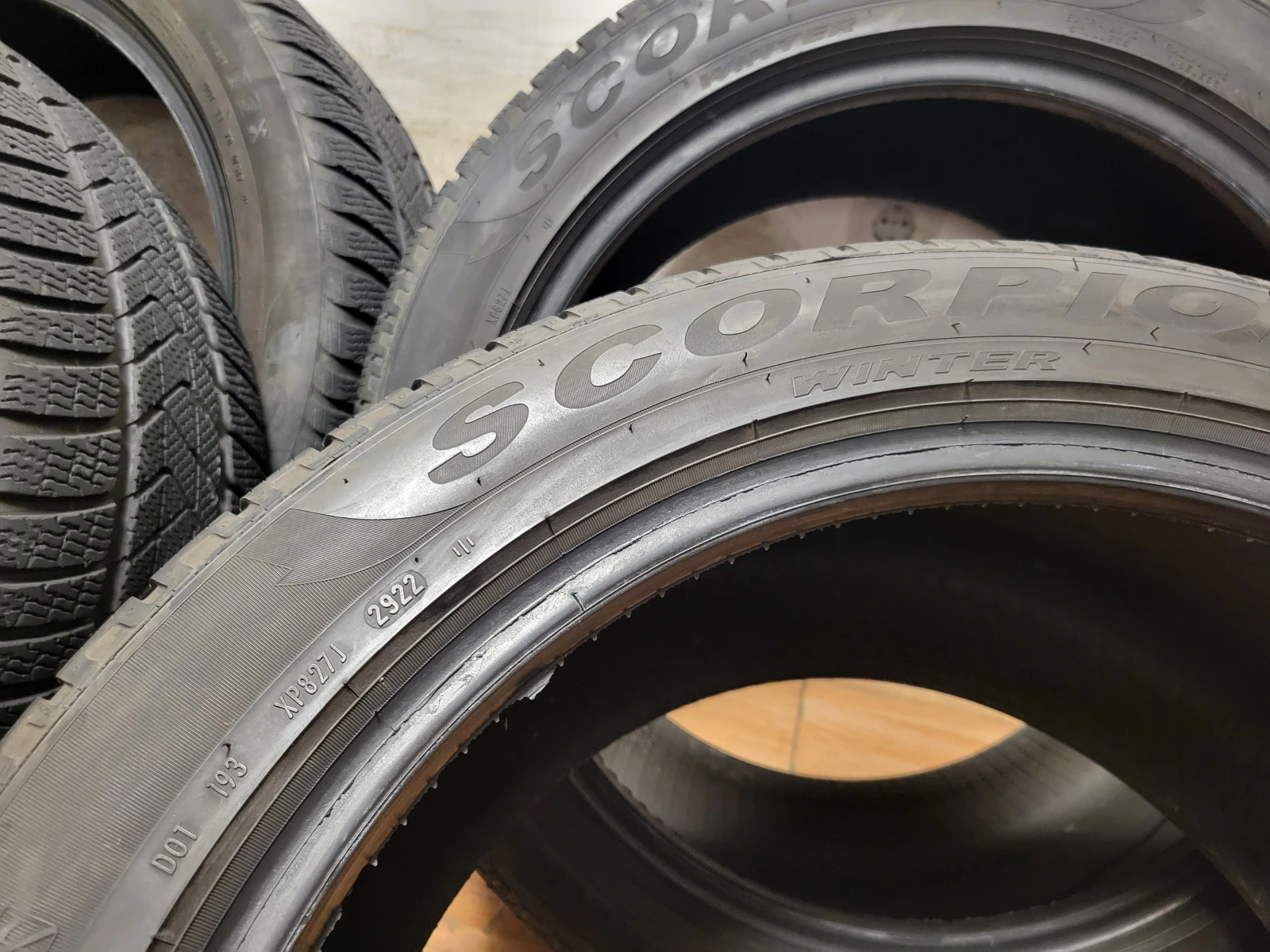 Гуми Зимни 275/45R20, снимка 11 - Гуми и джанти - 56107595