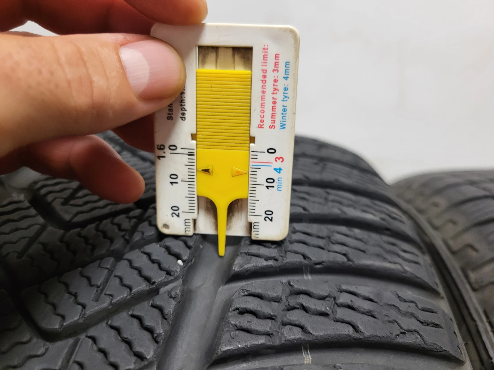 Гуми Зимни 275/45R20, снимка 7 - Гуми и джанти - 56107595
