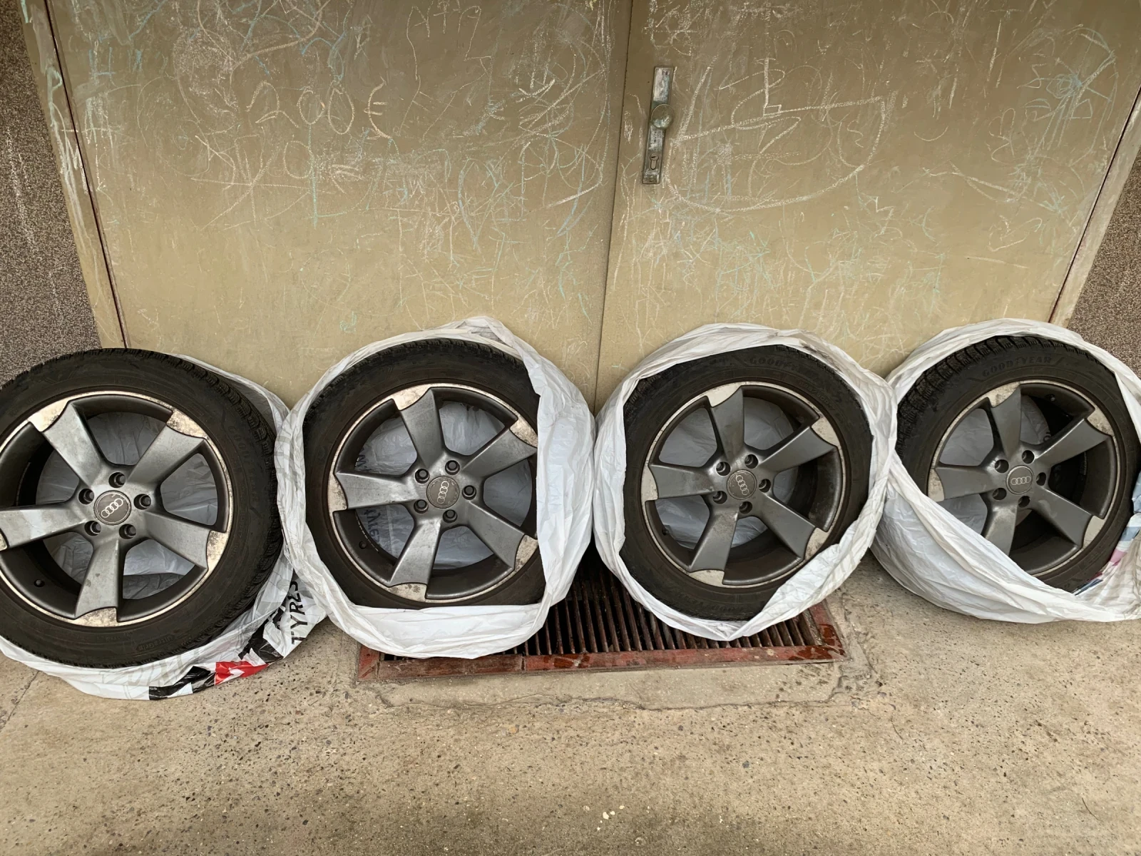 Гуми с джанти Goodyear 225/50R17