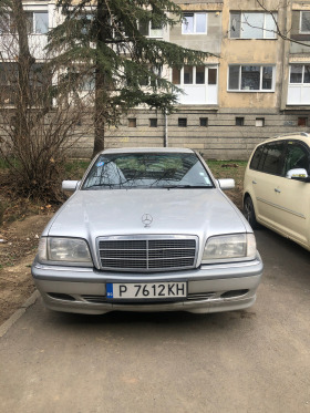 Mercedes-Benz C 200, снимка 2 - Автомобили и джипове - 45373951