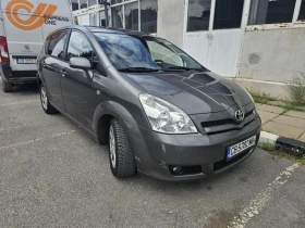 Обява за продажба на Toyota Corolla verso 2.2 верига ~4 999 лв. - изображение 1