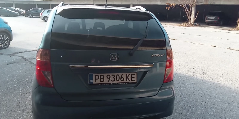 Honda Fr-v, снимка 3 - Автомобили и джипове - 48103926