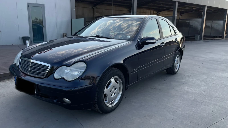 Mercedes-Benz C 180 Бензин, снимка 3 - Автомобили и джипове - 49386626