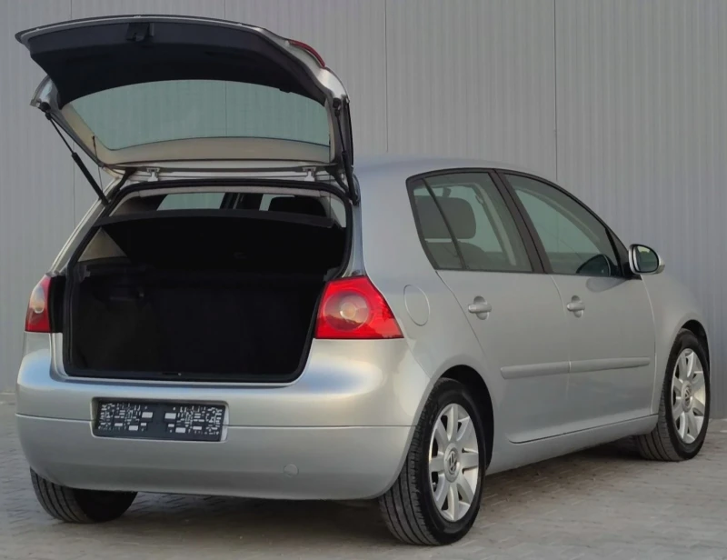 VW Golf 2.0TDI* 140к.с* NAVI* , снимка 16 - Автомобили и джипове - 51416895