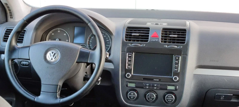VW Golf 2.0TDI* 140к.с* NAVI* , снимка 12 - Автомобили и джипове - 51416895