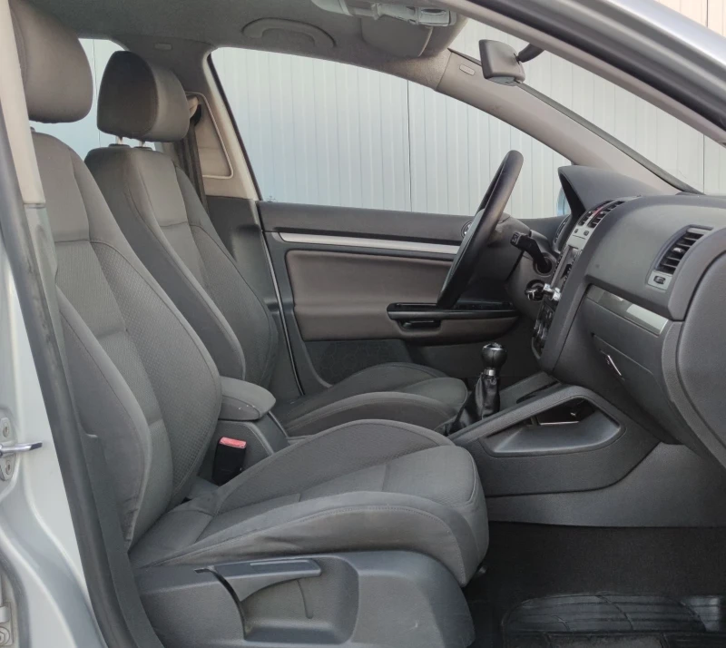 VW Golf 2.0TDI* 140к.с* NAVI* , снимка 13 - Автомобили и джипове - 51416895