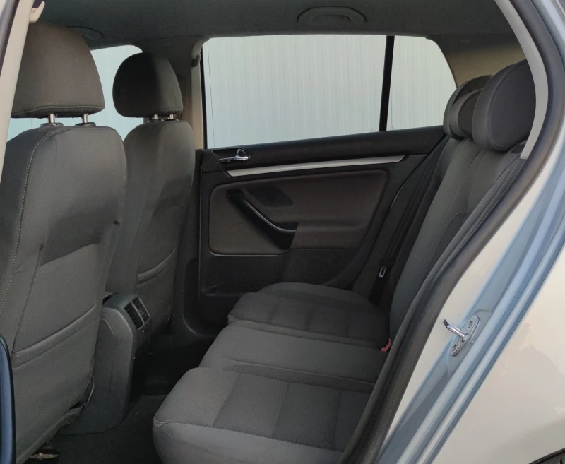 VW Golf 2.0TDI* 140к.с* NAVI* , снимка 14 - Автомобили и джипове - 51416895
