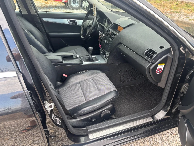 Mercedes-Benz C 220 Avantgarde, снимка 8 - Автомобили и джипове - 51486344