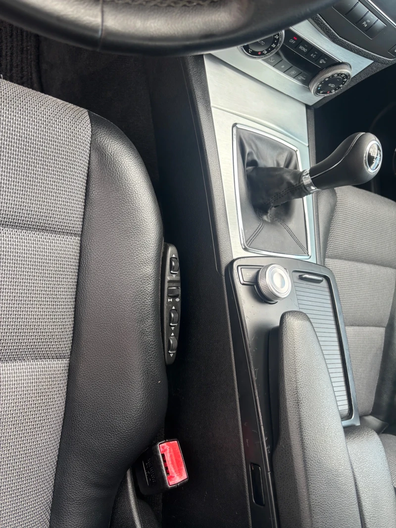 Mercedes-Benz C 220 Avantgarde, снимка 13 - Автомобили и джипове - 51486344