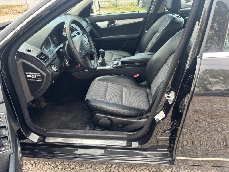 Mercedes-Benz C 220 Avantgarde, снимка 11 - Автомобили и джипове - 51486344