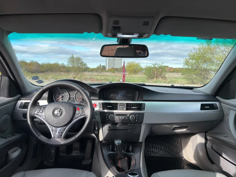 BMW 320, снимка 6 - Автомобили и джипове - 52260293