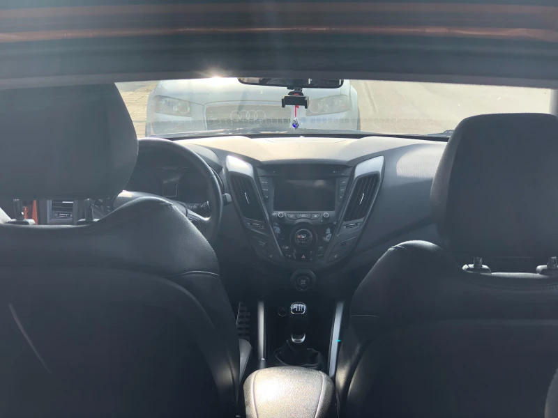 Hyundai Veloster  TURBO, снимка 10 - Автомобили и джипове - 52416051