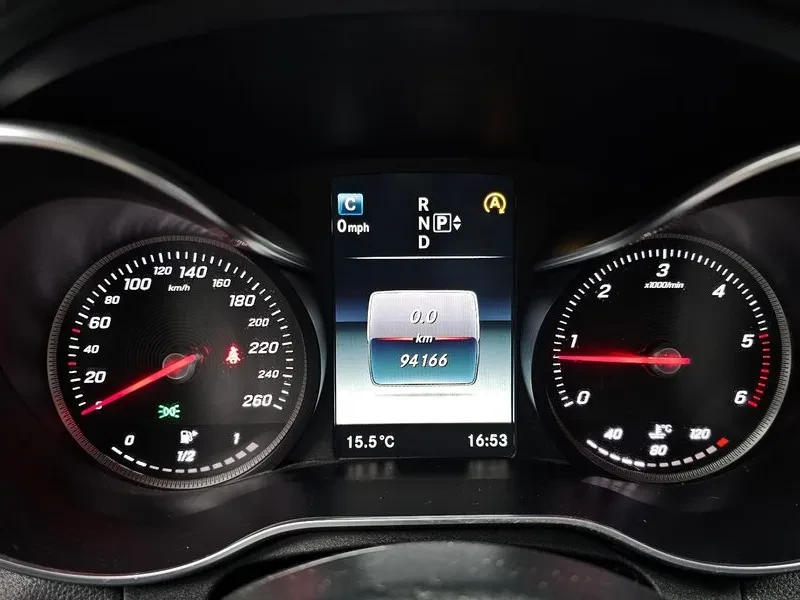 Mercedes-Benz C 220 4MATIC, снимка 8 - Автомобили и джипове - 54282233