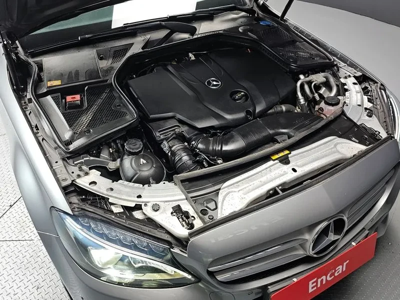 Mercedes-Benz C 220 4MATIC, снимка 6 - Автомобили и джипове - 54282233