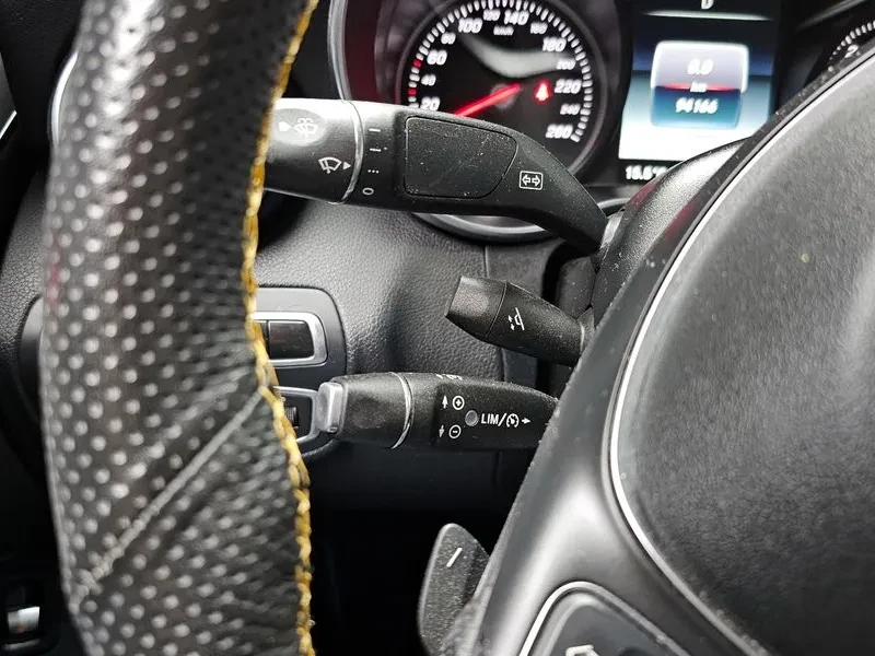 Mercedes-Benz C 220 4MATIC, снимка 17 - Автомобили и джипове - 54282233