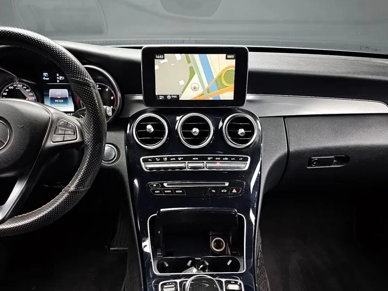 Mercedes-Benz C 220 4MATIC, снимка 13 - Автомобили и джипове - 54282233