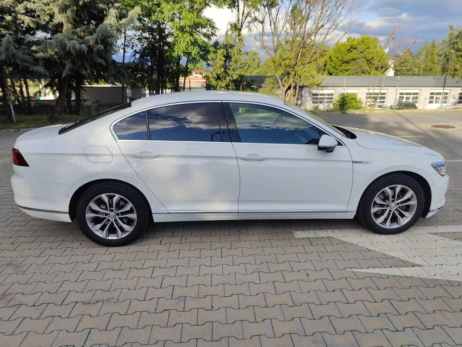 VW Passat Highline 2.0TDI SCR BMT 4MOTION - изображение 8