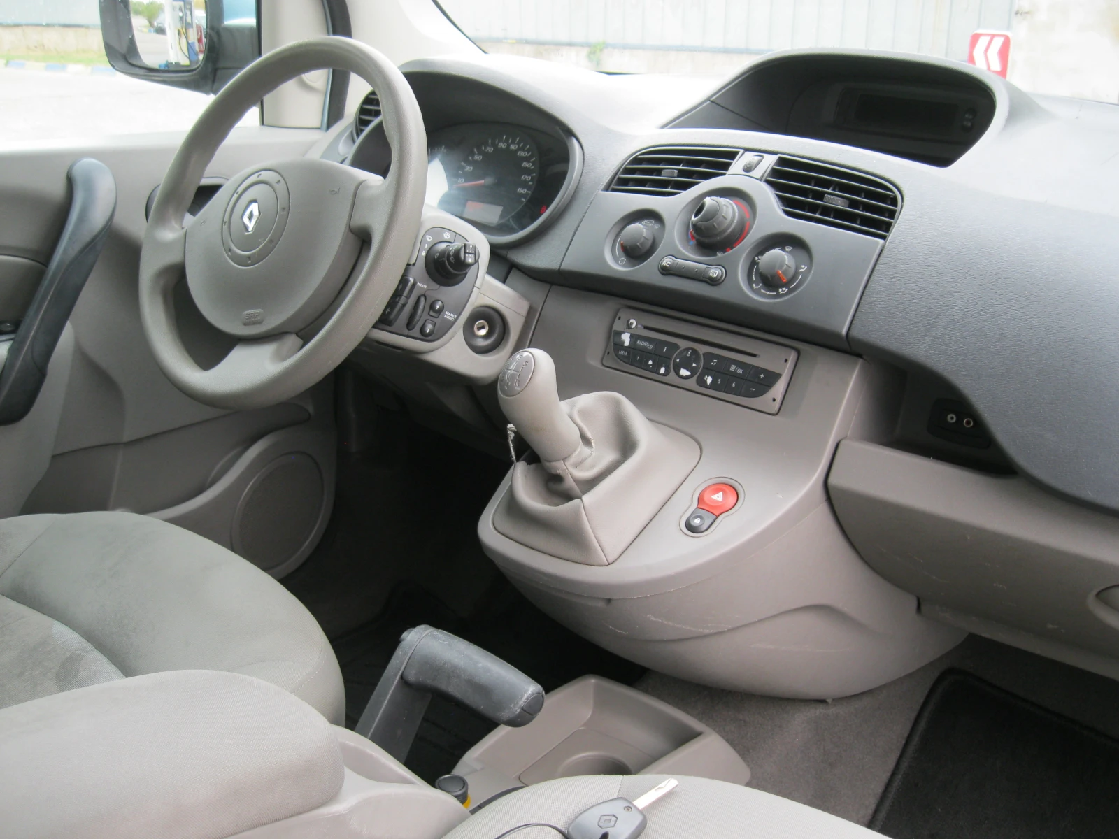 Renault Kangoo Happy Family | Mobile.bg — изображение 15