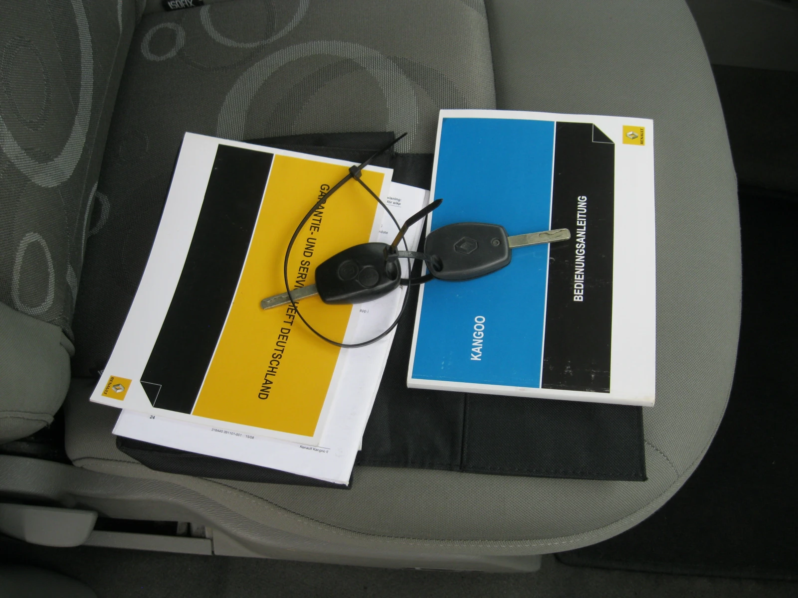 Renault Kangoo Happy Family | Mobile.bg — изображение 17
