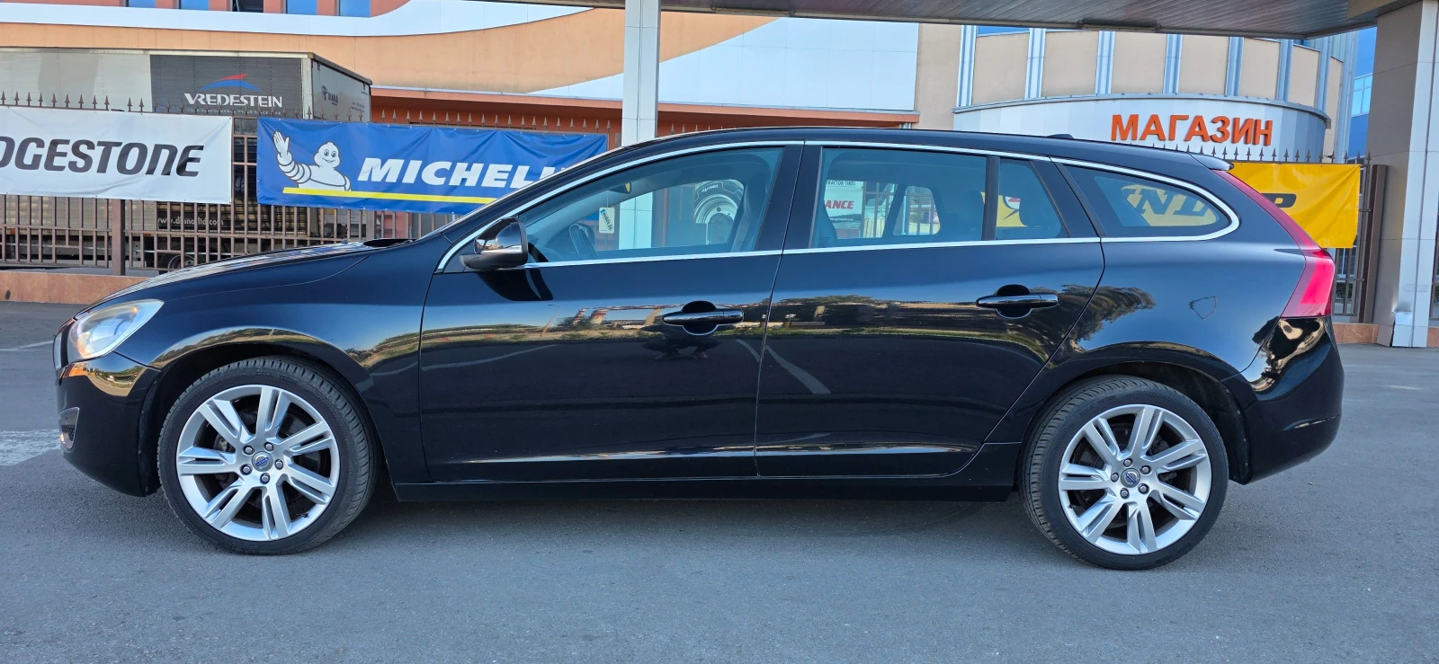 Volvo V60 2.0i //T5//SUMMUM//AVTOMAT//, снимка 7 - Автомобили и джипове - 56191798