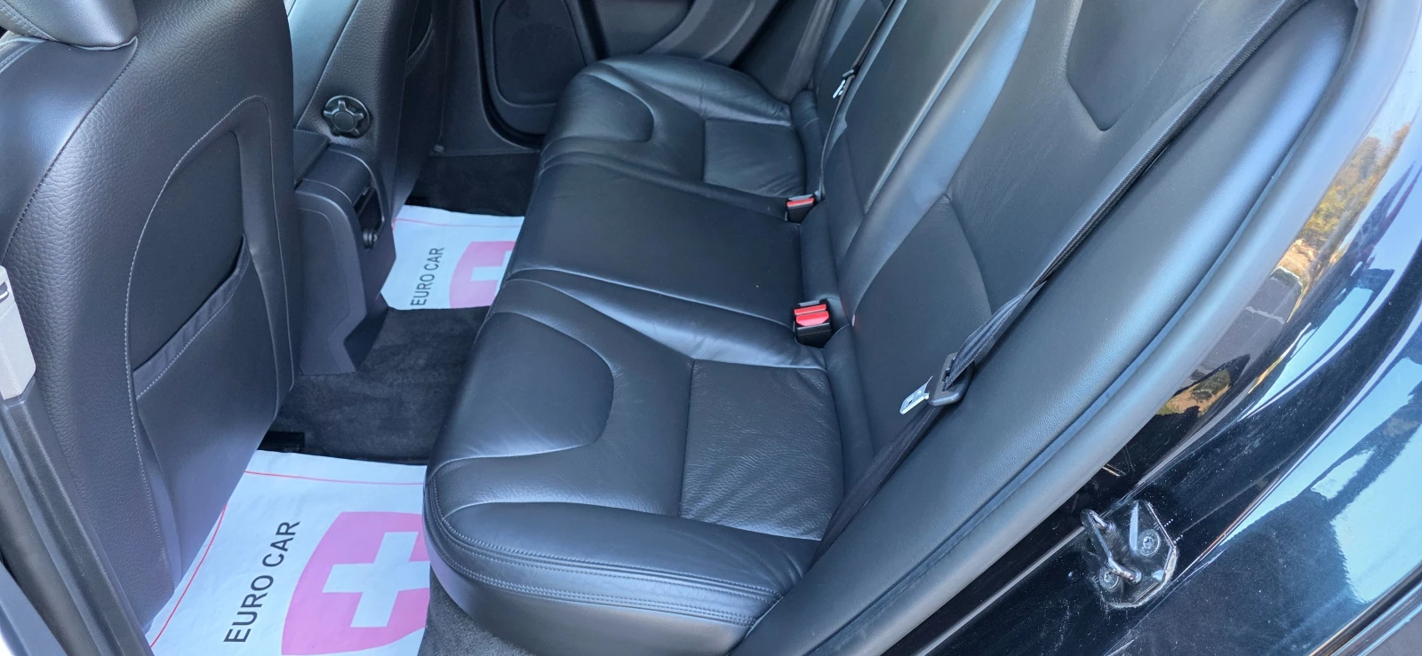 Volvo V60 2.0i //T5//SUMMUM//AVTOMAT//, снимка 16 - Автомобили и джипове - 56191798