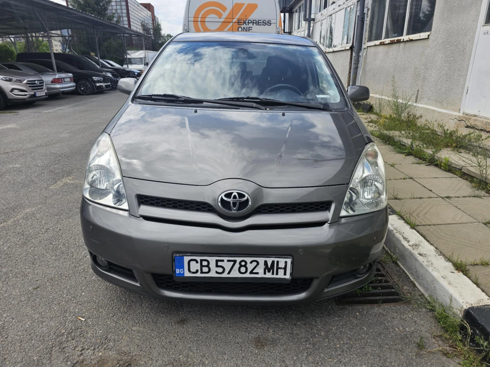 Toyota Corolla verso 2.2 верига - изображение 3