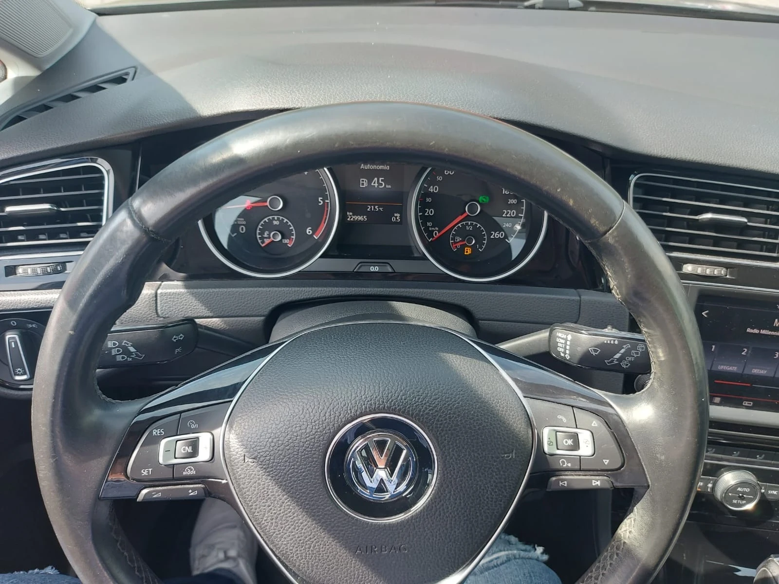VW Golf 2.0TDI/АВТОМАТИК/НАВИГАЦИЯ/100%РЕАЛНИ КМ./ - изображение 8