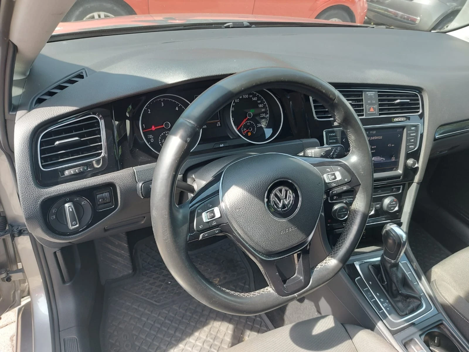 VW Golf 2.0TDI/АВТОМАТИК/НАВИГАЦИЯ/100%РЕАЛНИ КМ./ - изображение 7