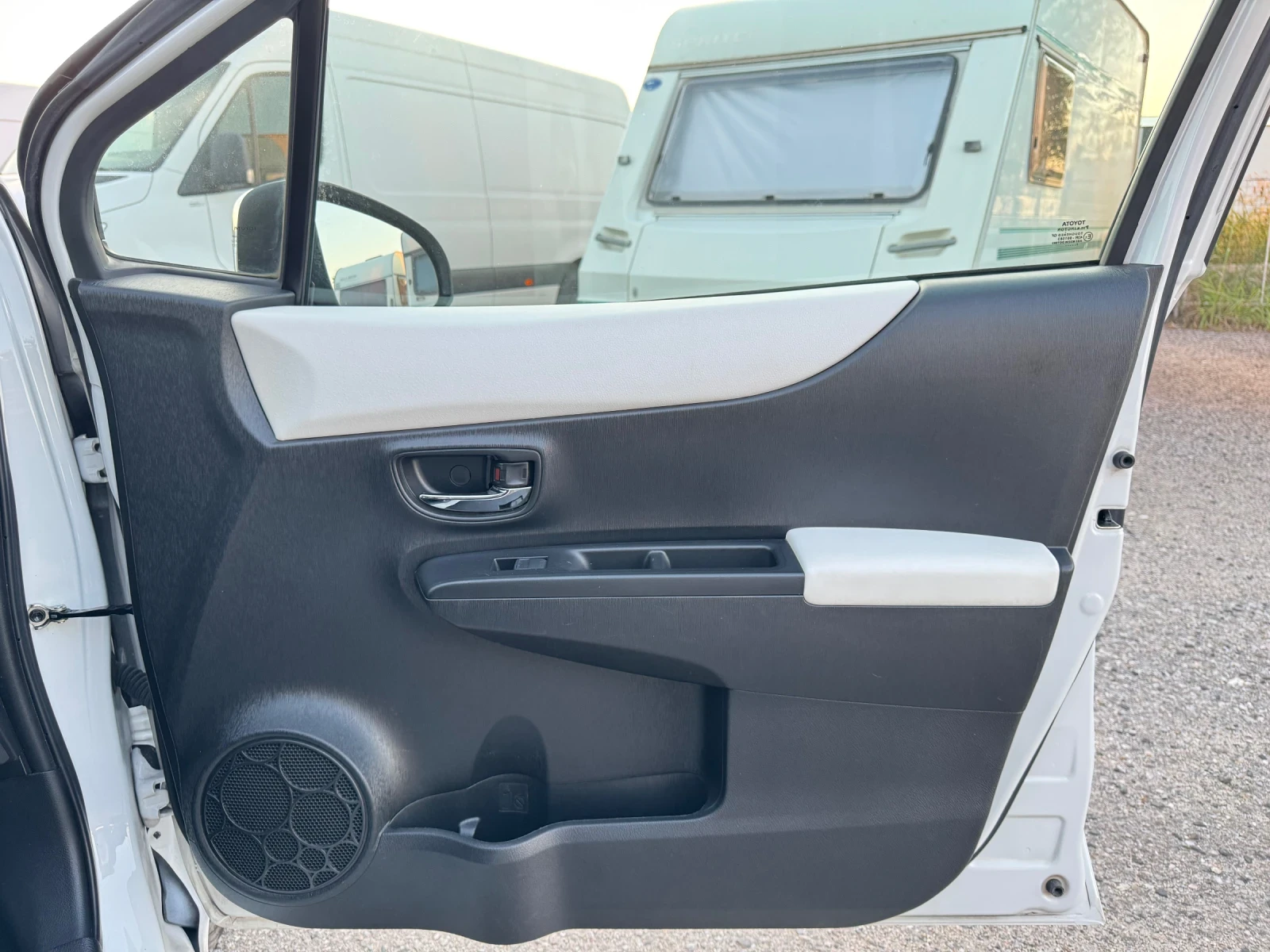 Toyota Yaris 1.33i Edition  - изображение 9