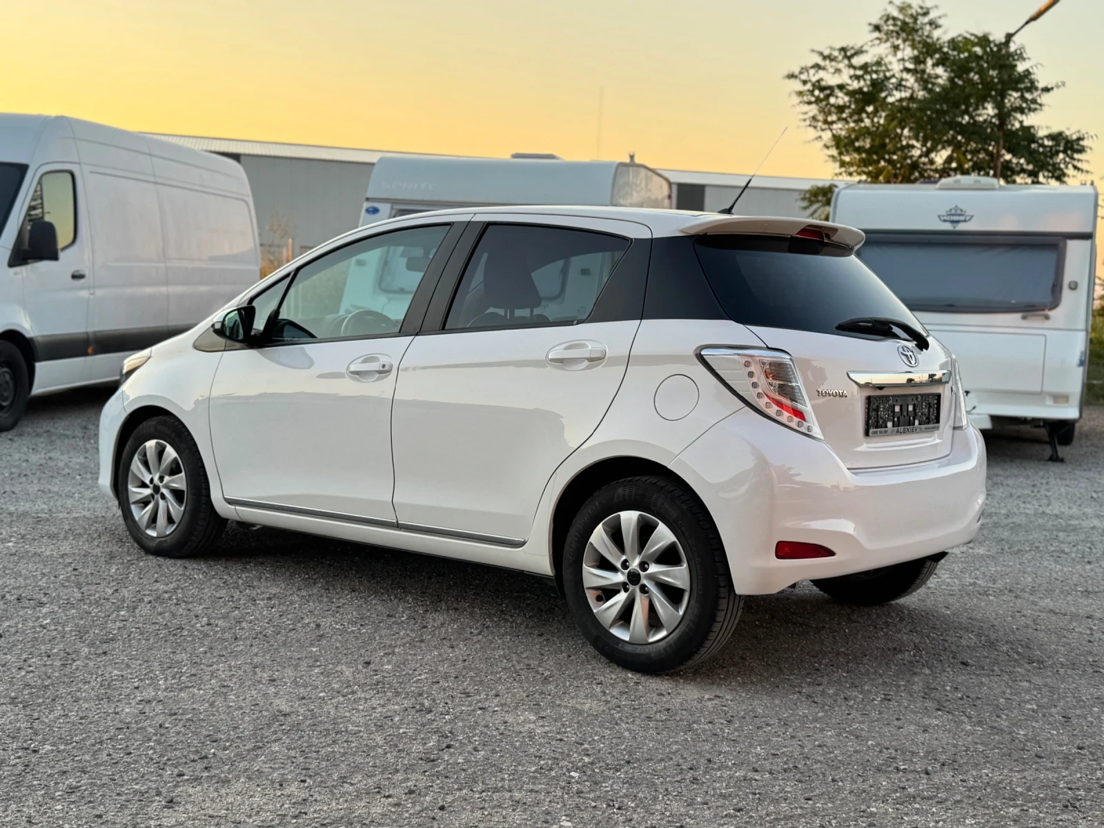 Toyota Yaris 1.33i Edition  - изображение 6