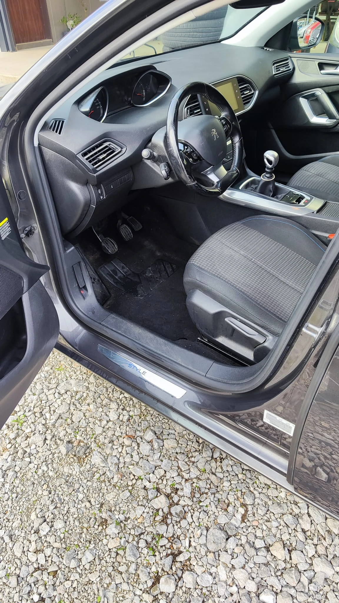 Peugeot 308 1.2 130 к.с. - изображение 5