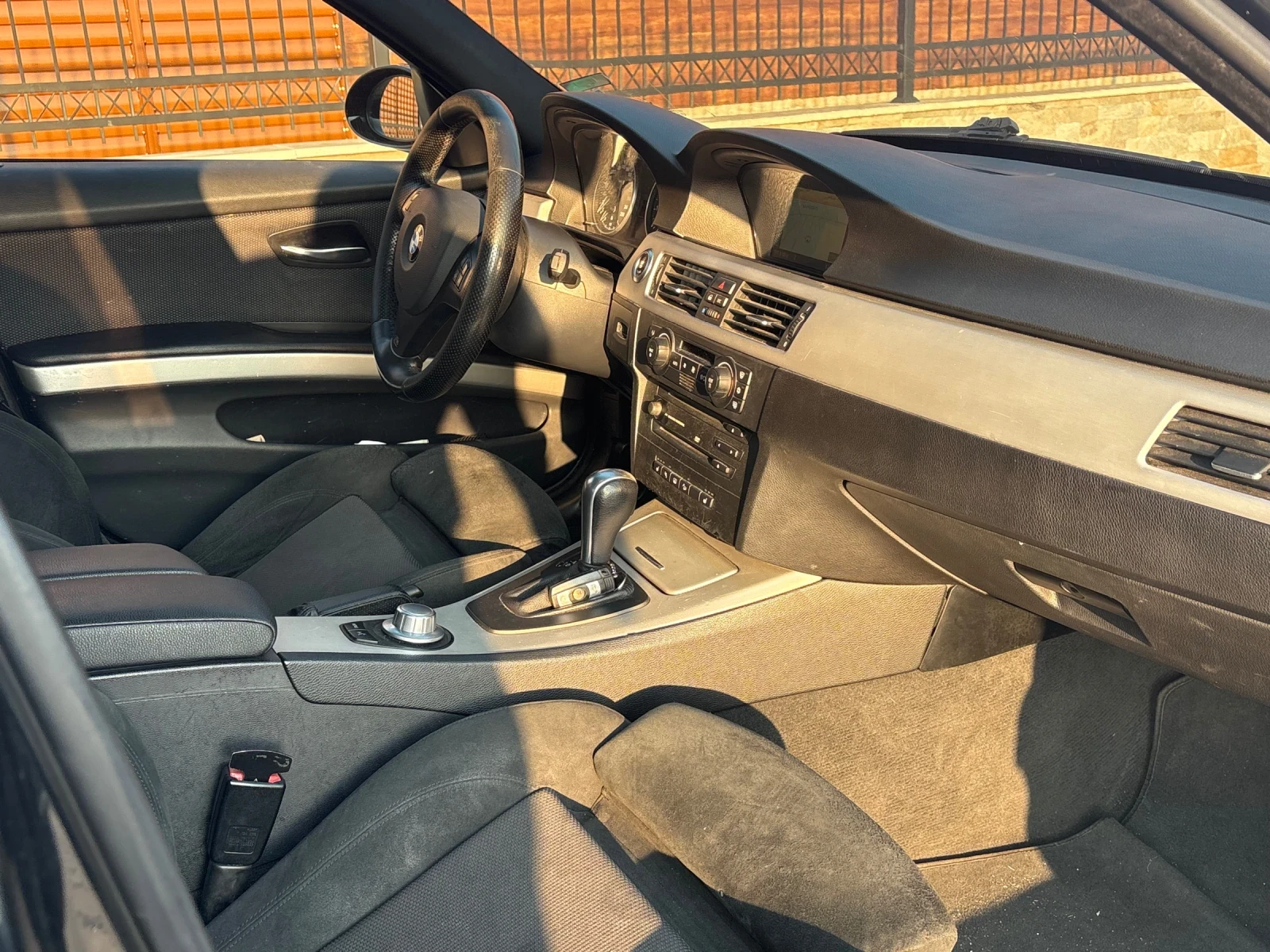 BMW 330 xDrive/keyless/m-tech, снимка 15 - Автомобили и джипове - 53747982