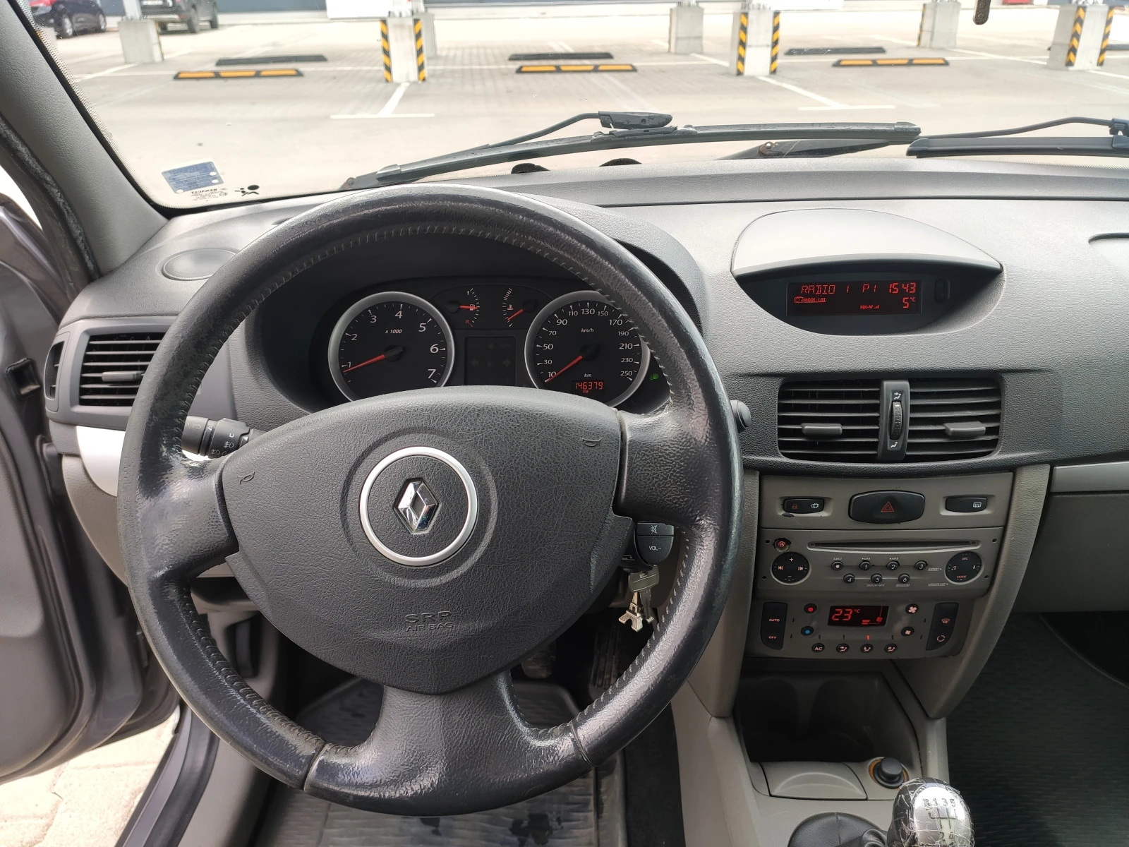 Renault Symbol, снимка 7 - Автомобили и джипове - 53940548