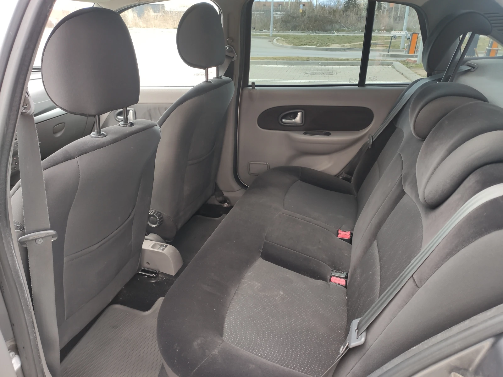 Renault Symbol, снимка 8 - Автомобили и джипове - 53940548