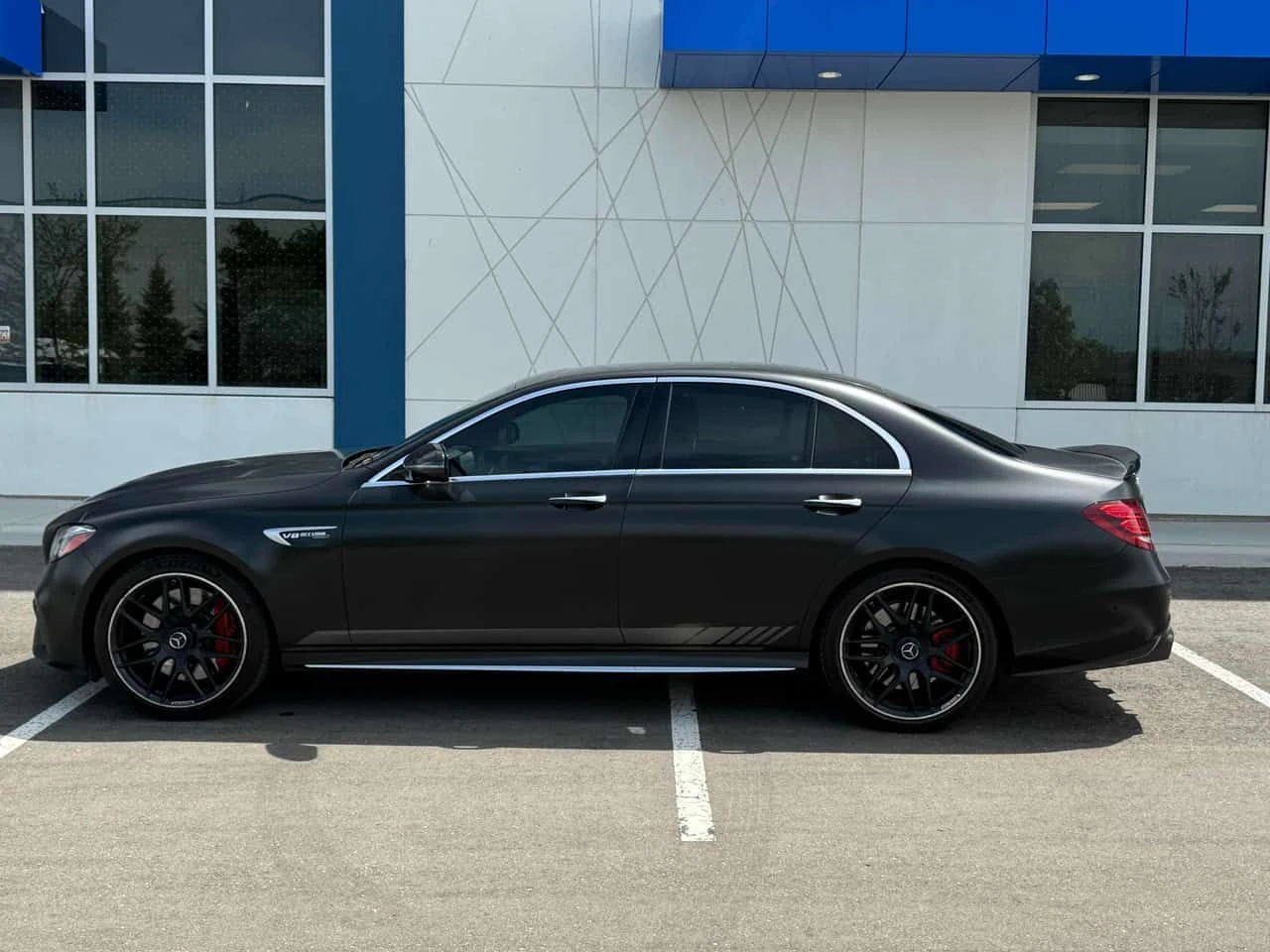 Mercedes-Benz E 63 AMG S / 360 / DIS /3D BURMESTER / HUD / АВТОКРЕДИТ , снимка 2 - Автомобили и джипове - 54639363