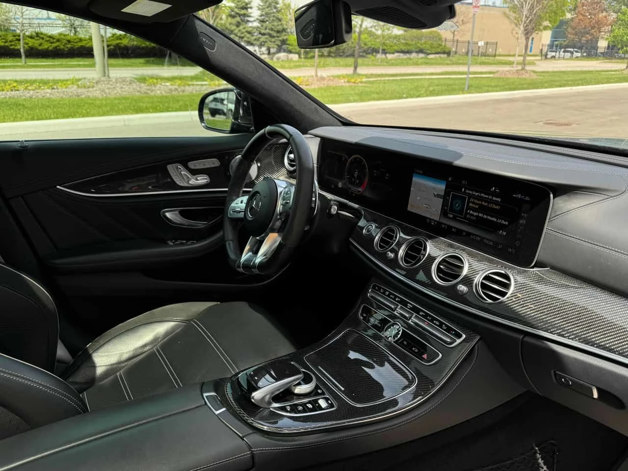 Mercedes-Benz E 63 AMG S / 360 / DIS /3D BURMESTER / HUD / АВТОКРЕДИТ , снимка 17 - Автомобили и джипове - 54639363