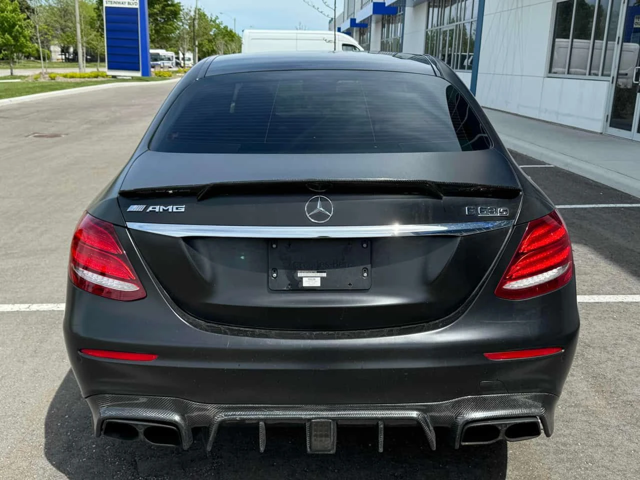 Mercedes-Benz E 63 AMG S / 360 / DIS /3D BURMESTER / HUD / АВТОКРЕДИТ , снимка 4 - Автомобили и джипове - 54639363
