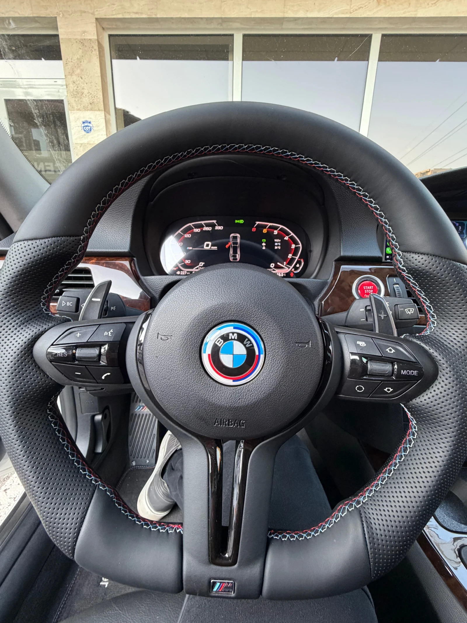 BMW 330, снимка 17 - Автомобили и джипове - 55150538