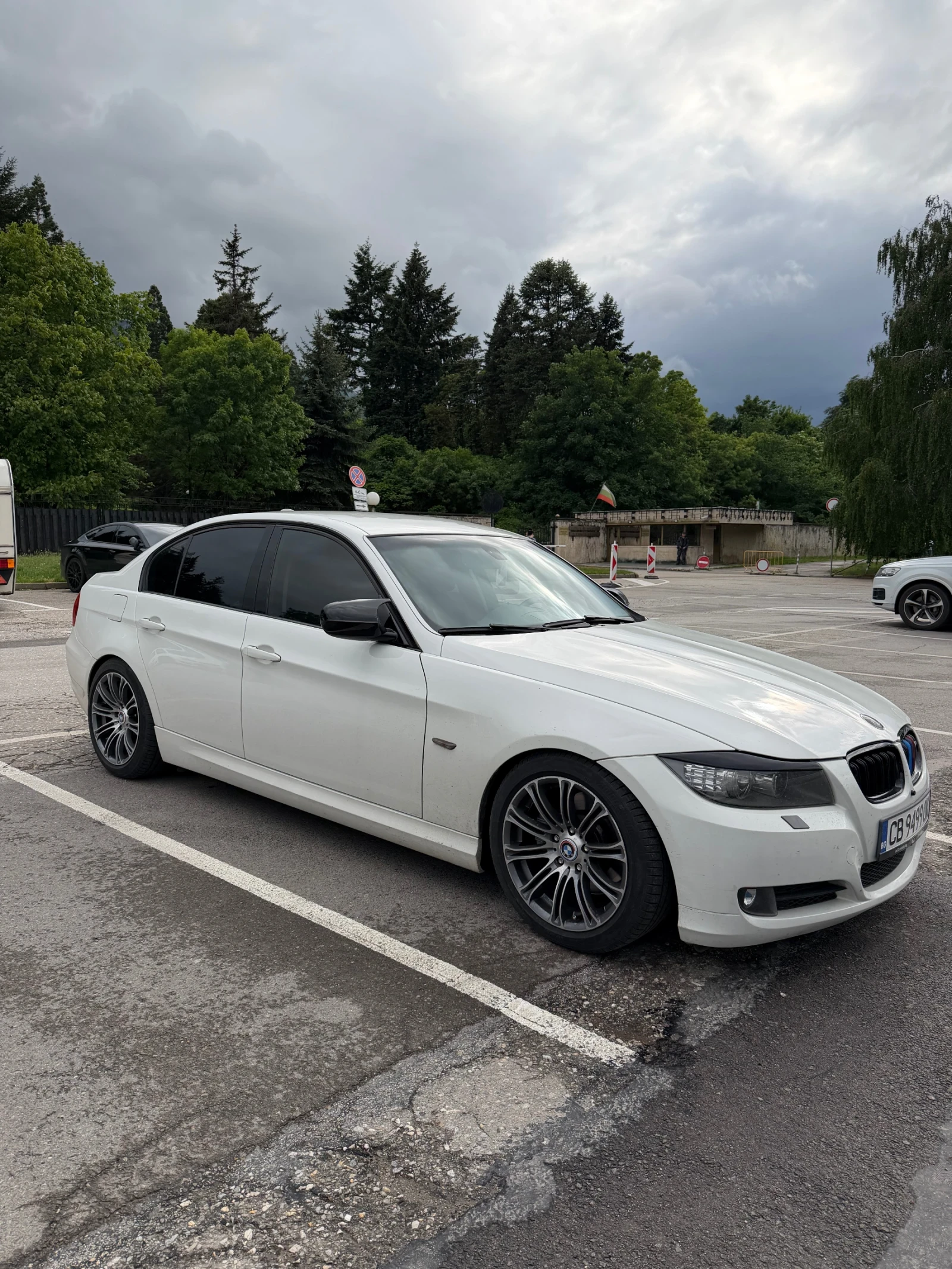 BMW 330, снимка 2 - Автомобили и джипове - 54656674