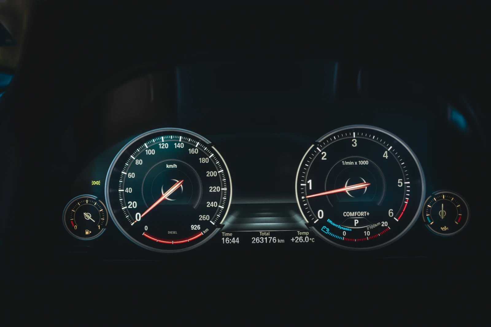 BMW 740 D Facelift Full екстри, снимка 12 - Автомобили и джипове - 54801280