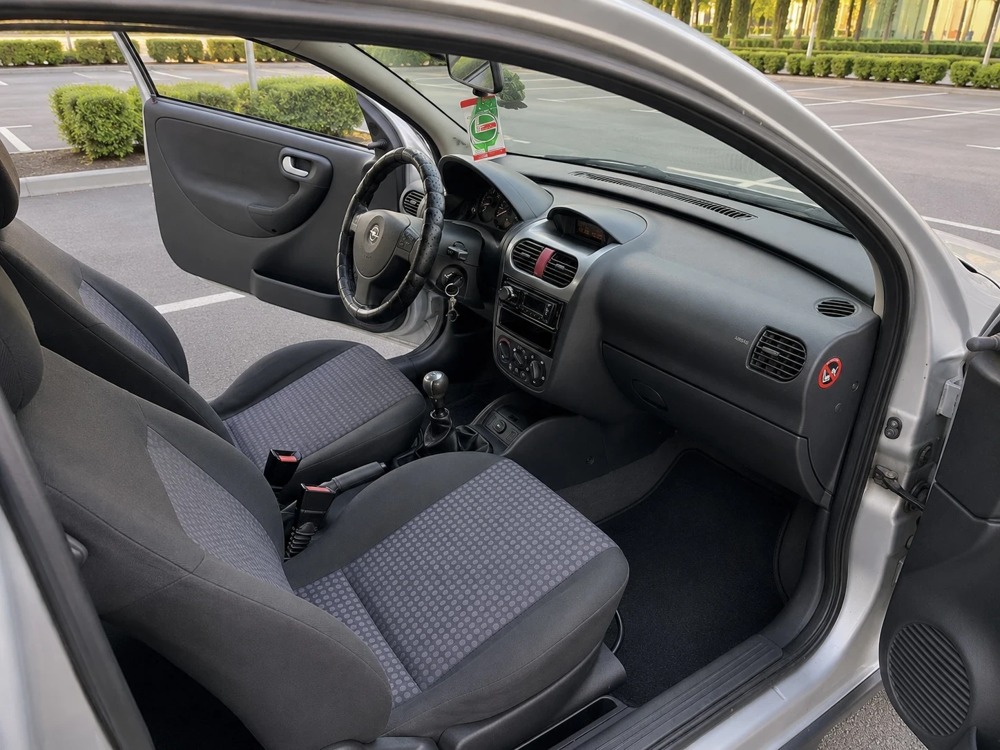 Opel Corsa 1.3 CDTl 2006г, снимка 8 - Автомобили и джипове - 54886722