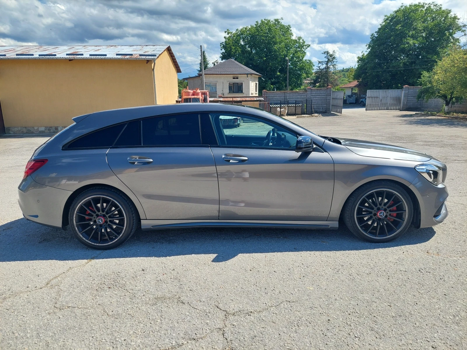 Mercedes-Benz CLA 200 AMG SHOOTING BRAKE, снимка 4 - Автомобили и джипове - 54915695