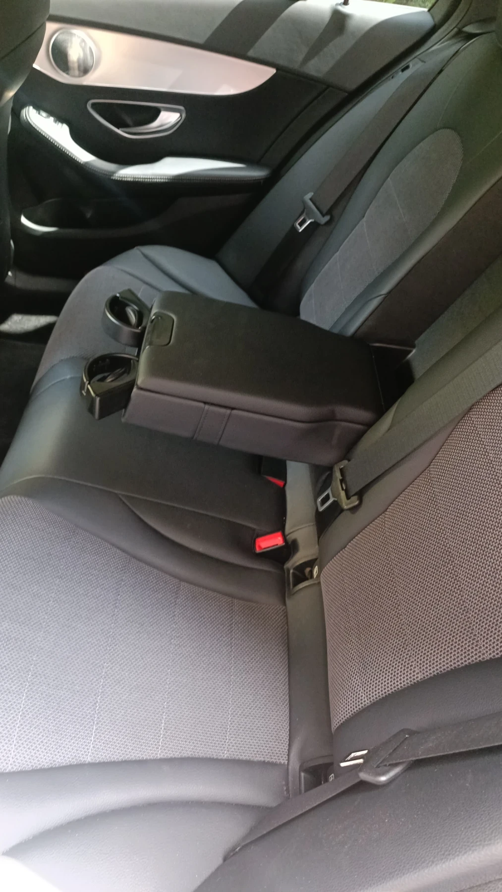 Mercedes-Benz C 220 Avangarde, снимка 12 - Автомобили и джипове - 55319062