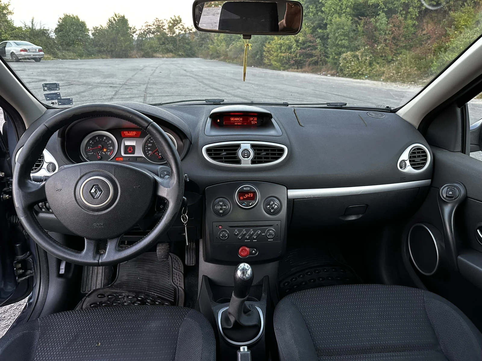 Renault Clio 1.2i, снимка 7 - Автомобили и джипове - 56108167