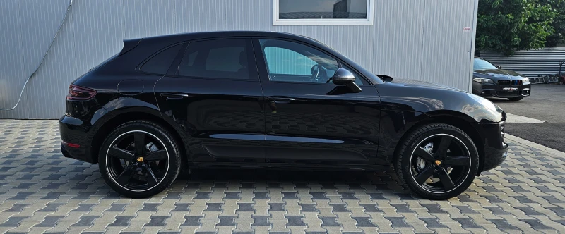 Porsche Macan S/FACE/PANO/DISTR/CAMERA/ПОДГРЕВ/ОБДУХ/AIRMAT/LIZI, снимка 4 - Автомобили и джипове - 49270662