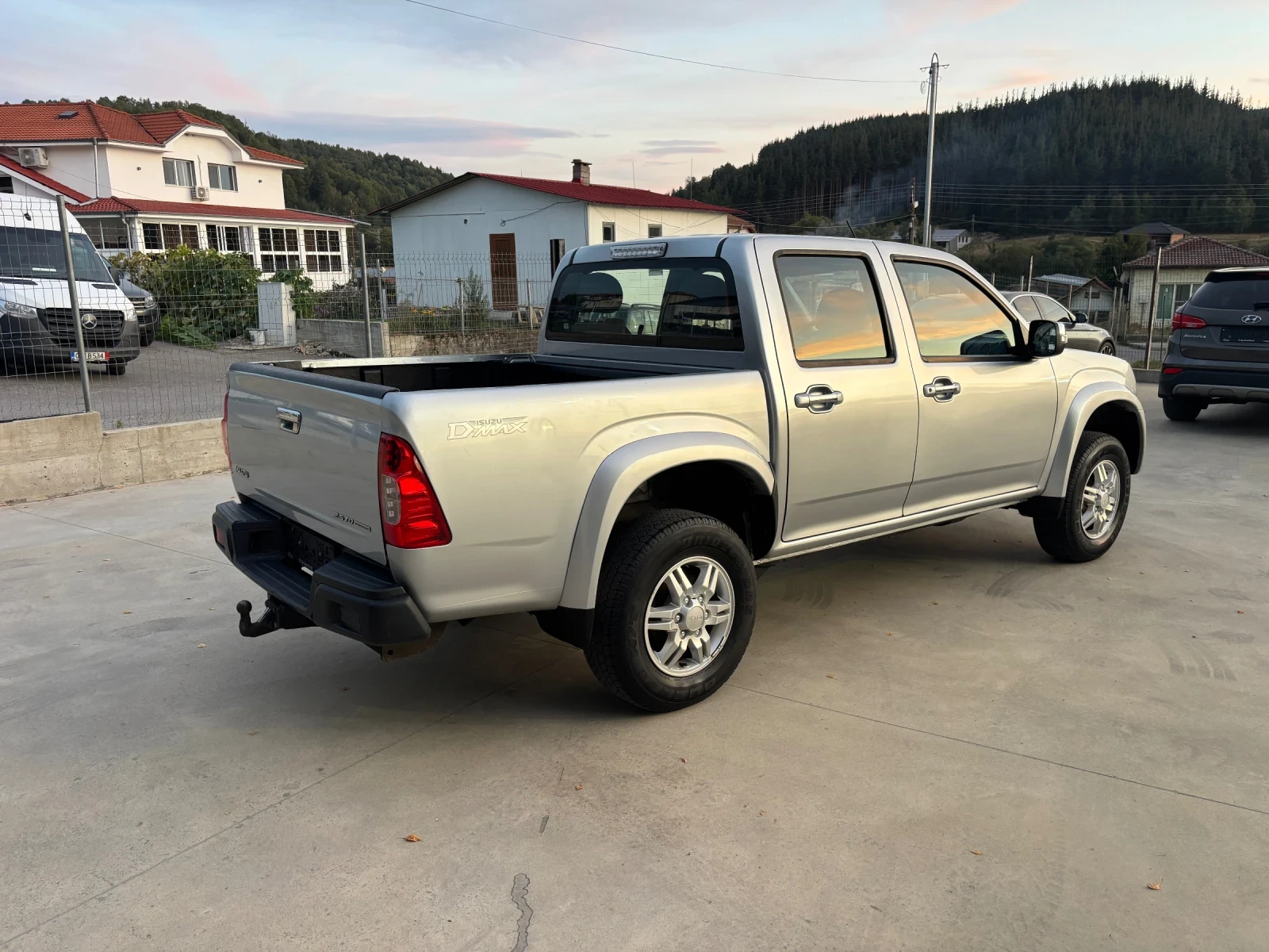 Isuzu D-max 2.5TD - изображение 2